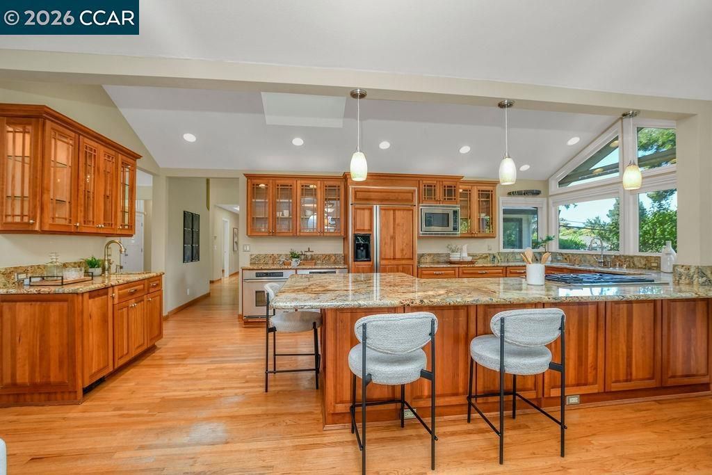 Image 14 of property listing at 403 Midway Place, Martinez, CA 94553