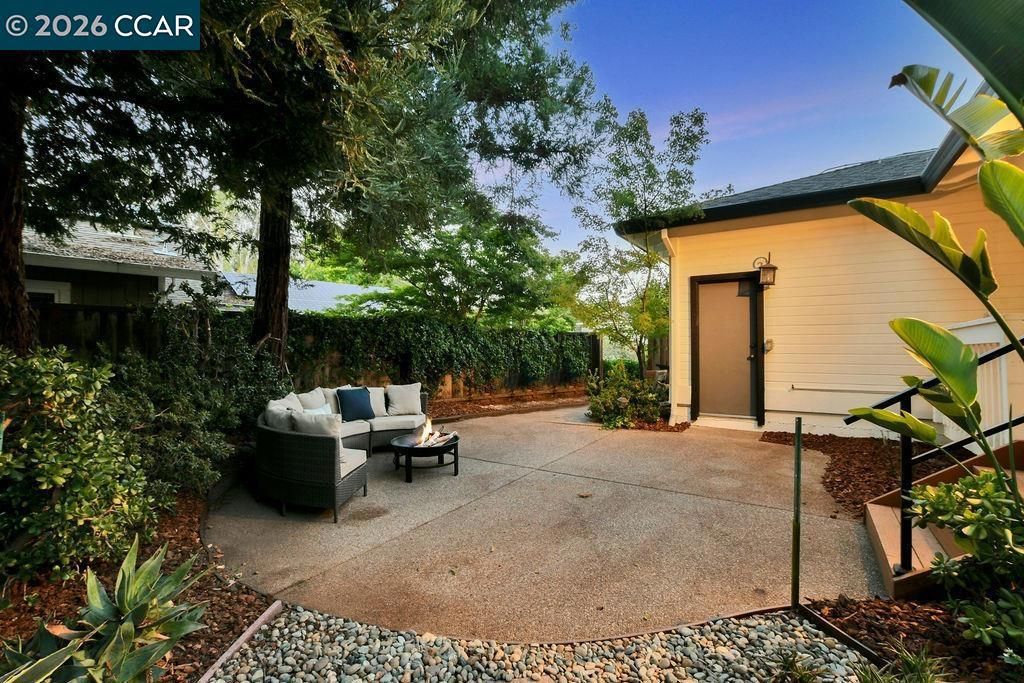 Image 39 of property listing at 403 Midway Place, Martinez, CA 94553