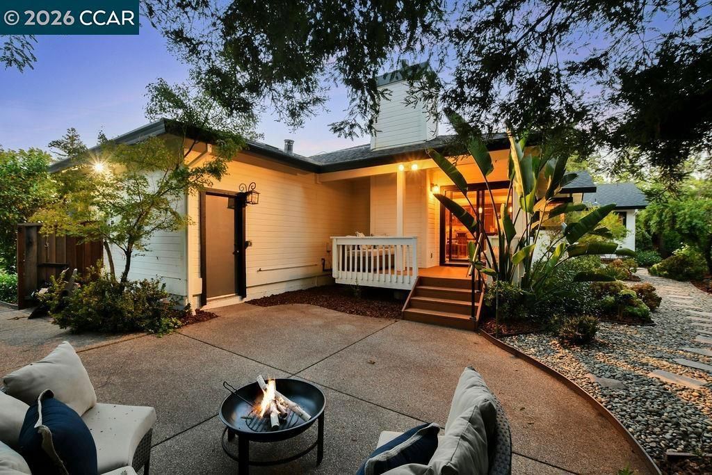 Image 40 of property listing at 403 Midway Place, Martinez, CA 94553