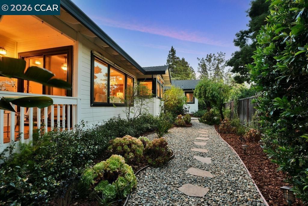 Image 42 of property listing at 403 Midway Place, Martinez, CA 94553