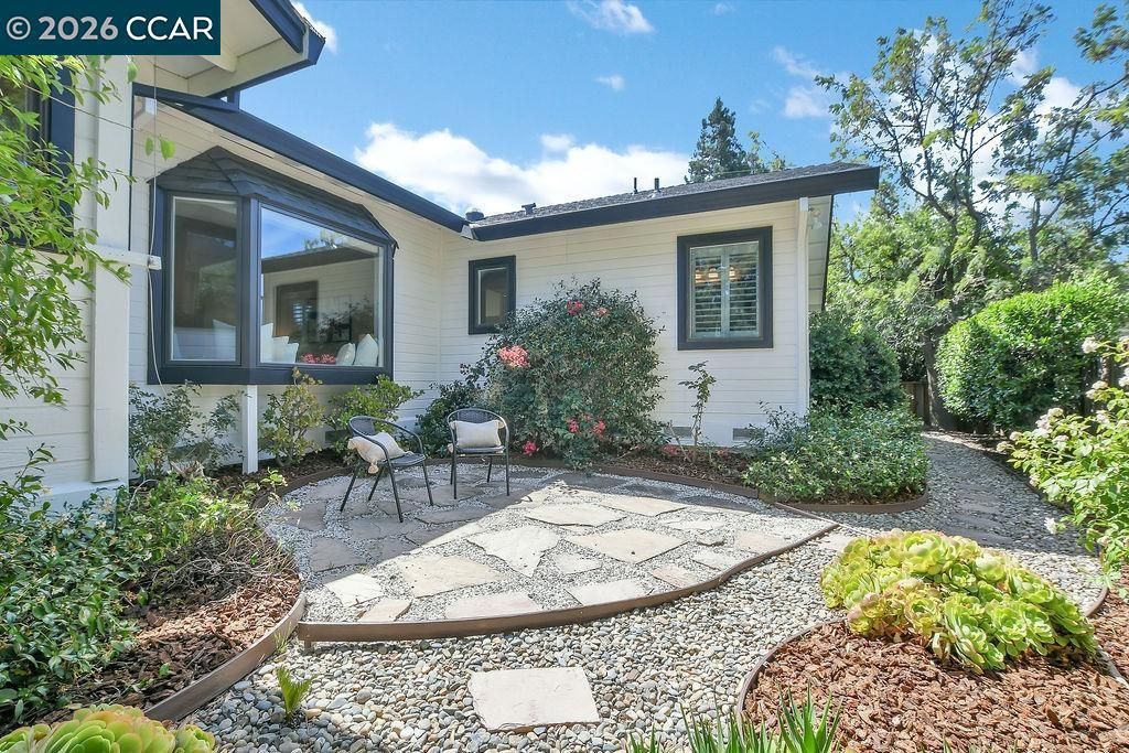Image 44 of property listing at 403 Midway Place, Martinez, CA 94553
