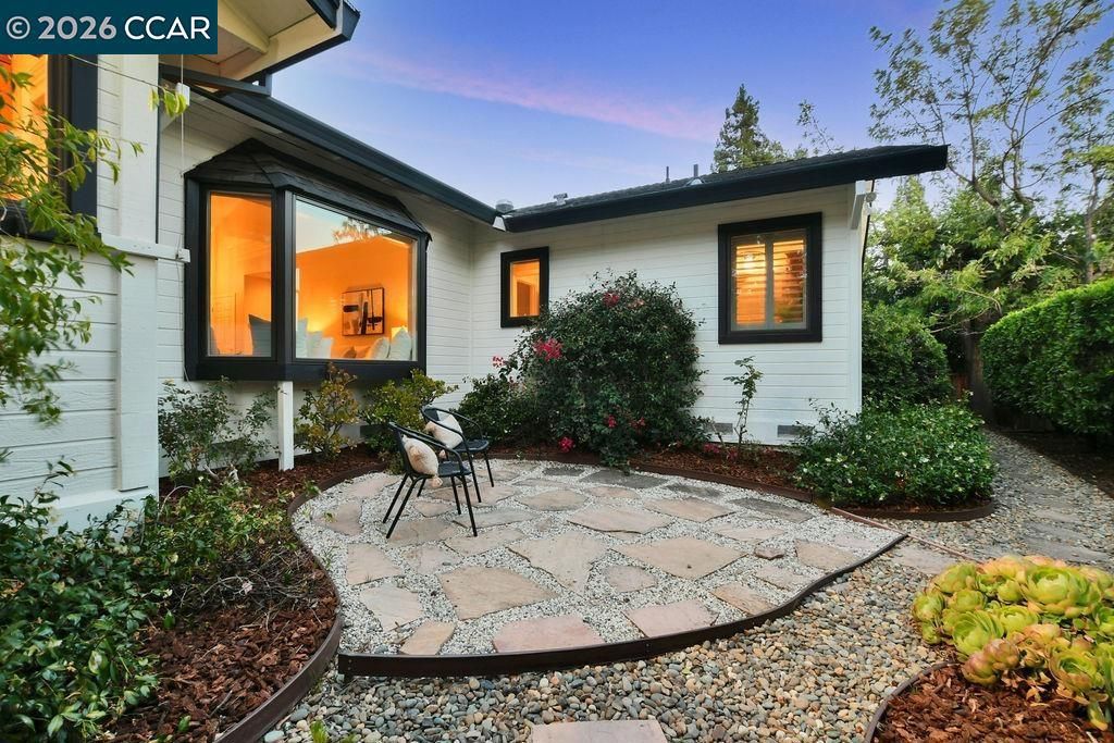 Image 45 of property listing at 403 Midway Place, Martinez, CA 94553
