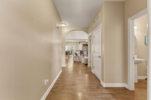 6330 Hoffman Trace Drive, Columbus, OH 43213