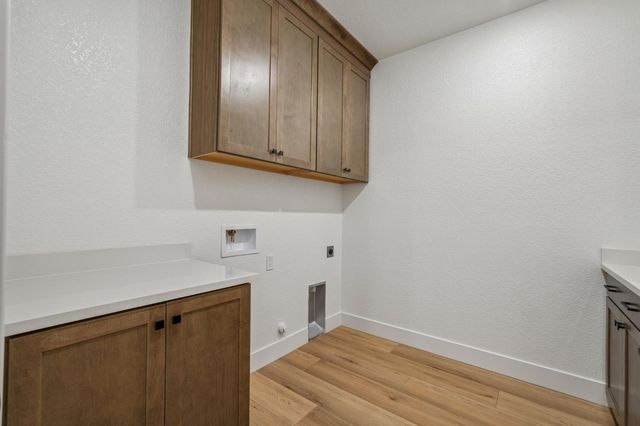 8963 Wickstrom Dr, Orangevale, CA 95662