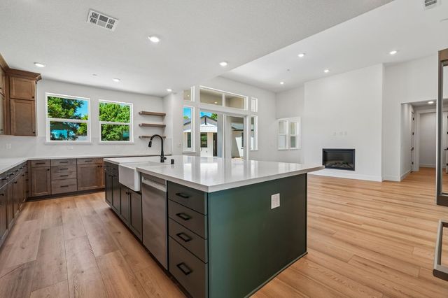 8963 Wickstrom Dr, Orangevale, CA 95662