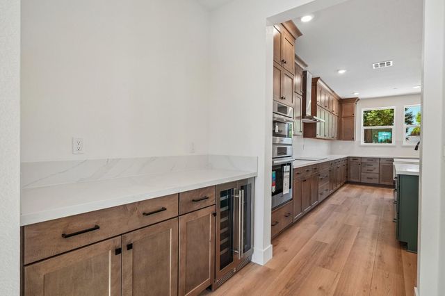 8963 Wickstrom Dr, Orangevale, CA 95662