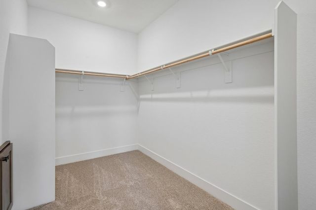 8963 Wickstrom Dr, Orangevale, CA 95662