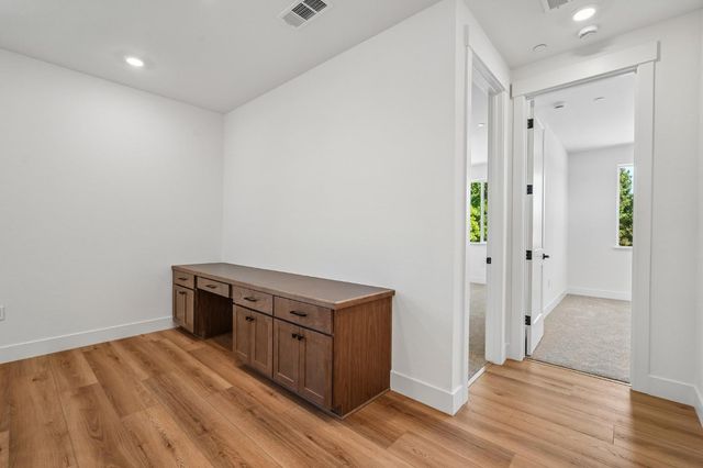 8963 Wickstrom Dr, Orangevale, CA 95662