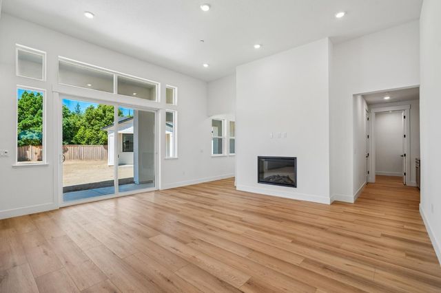 8963 Wickstrom Dr, Orangevale, CA 95662