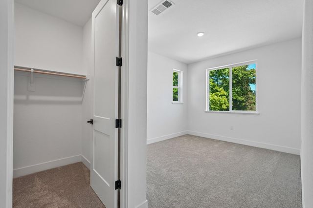8963 Wickstrom Dr, Orangevale, CA 95662