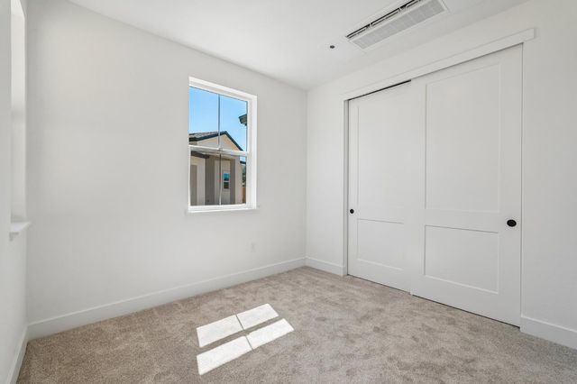 8963 Wickstrom Dr, Orangevale, CA 95662