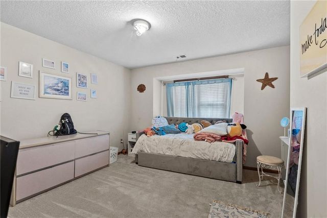 1301 12th Street, Lee's Summit, MO 64081