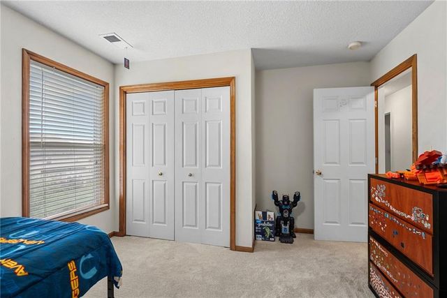 1301 12th Street, Lee's Summit, MO 64081