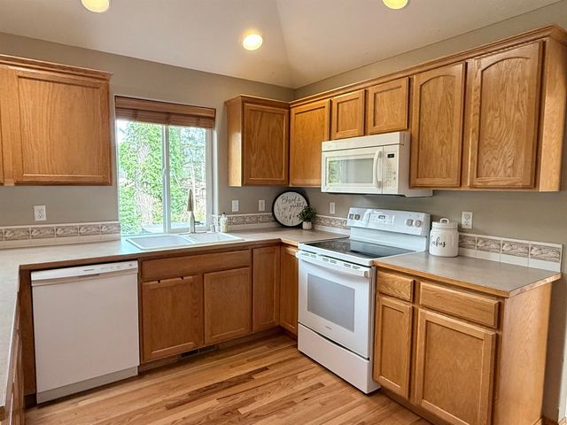 7321 W Kendick Ave, Nine Mile Falls, WA 99026