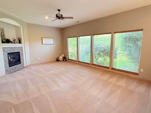 7321 W Kendick Ave, Nine Mile Falls, WA 99026