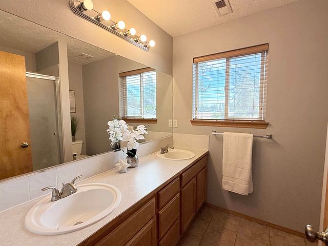 7321 W Kendick Ave, Nine Mile Falls, WA 99026