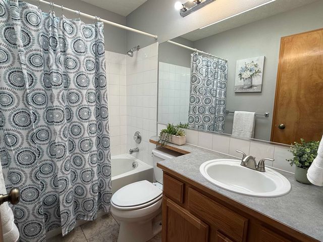 7321 W Kendick Ave, Nine Mile Falls, WA 99026