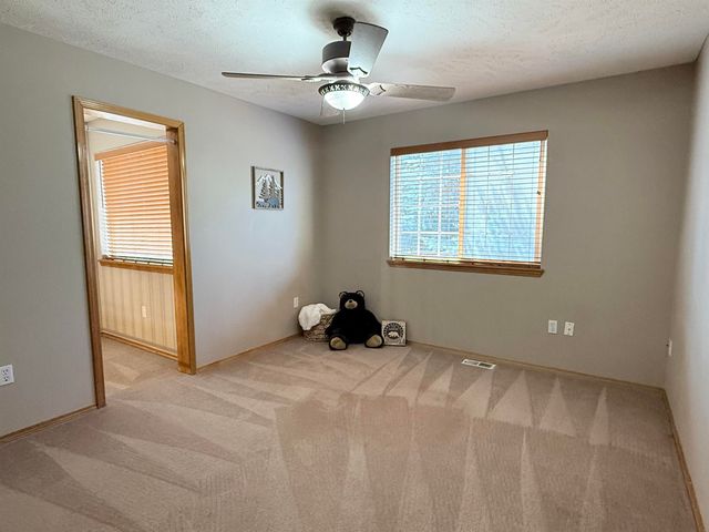 7321 W Kendick Ave, Nine Mile Falls, WA 99026