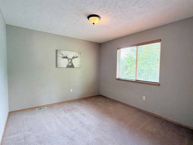 7321 W Kendick Ave, Nine Mile Falls, WA 99026
