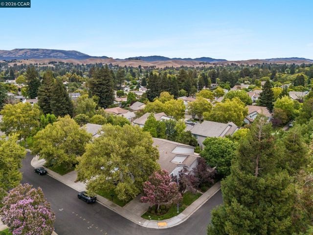 5 San Carlo Ct, Danville, CA 94526