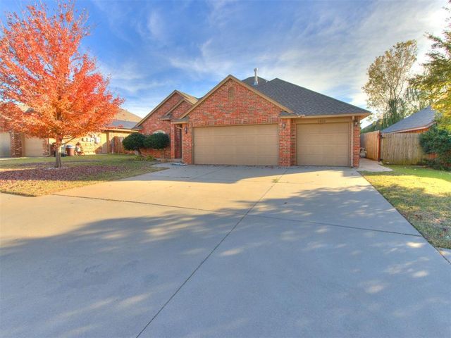 1808 NE 32nd Street, Moore, OK 73160