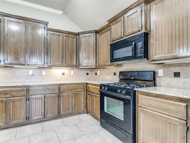 1808 NE 32nd Street, Moore, OK 73160