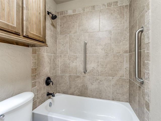 1808 NE 32nd Street, Moore, OK 73160