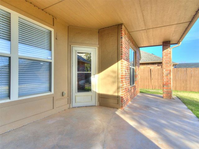 1808 NE 32nd Street, Moore, OK 73160