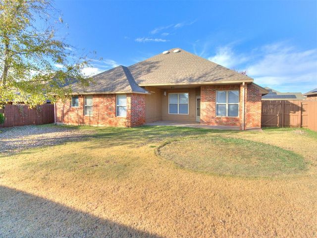1808 NE 32nd Street, Moore, OK 73160