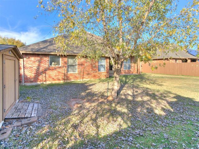 1808 NE 32nd Street, Moore, OK 73160