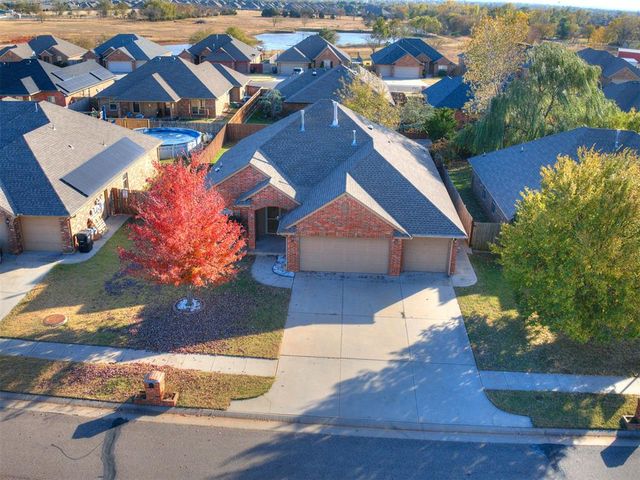 1808 NE 32nd Street, Moore, OK 73160