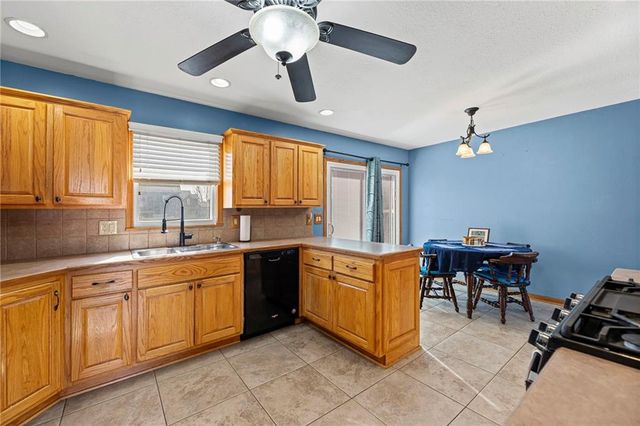 20921 W 52nd Terrace, Shawnee, KS 66218