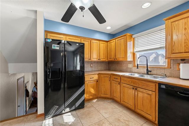 20921 W 52nd Terrace, Shawnee, KS 66218