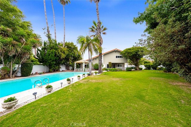 17850 Winterberry Street, Fountain Valley, CA 92708