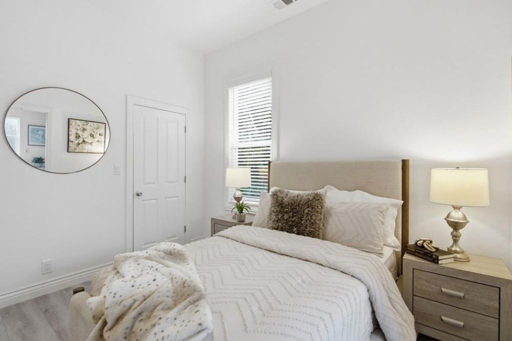 Image 10 of property listing at 421 W Virginia Street, San Jose, CA 95125