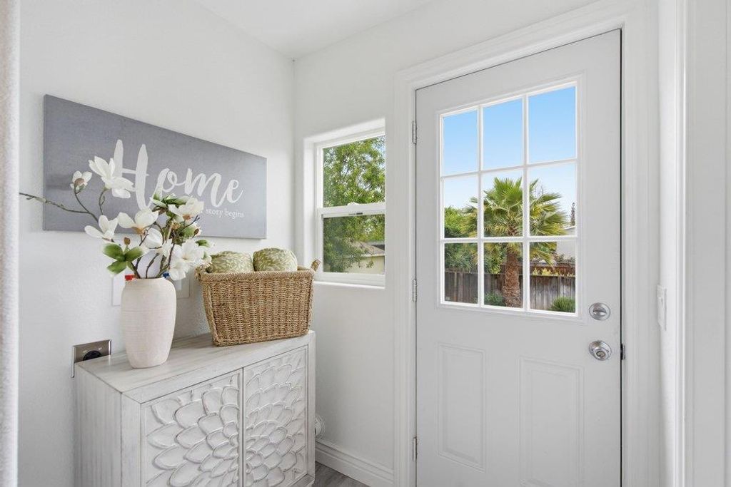 Image 16 of property listing at 421 W Virginia Street, San Jose, CA 95125