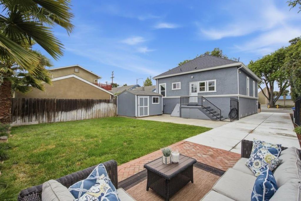Image 18 of property listing at 421 W Virginia Street, San Jose, CA 95125