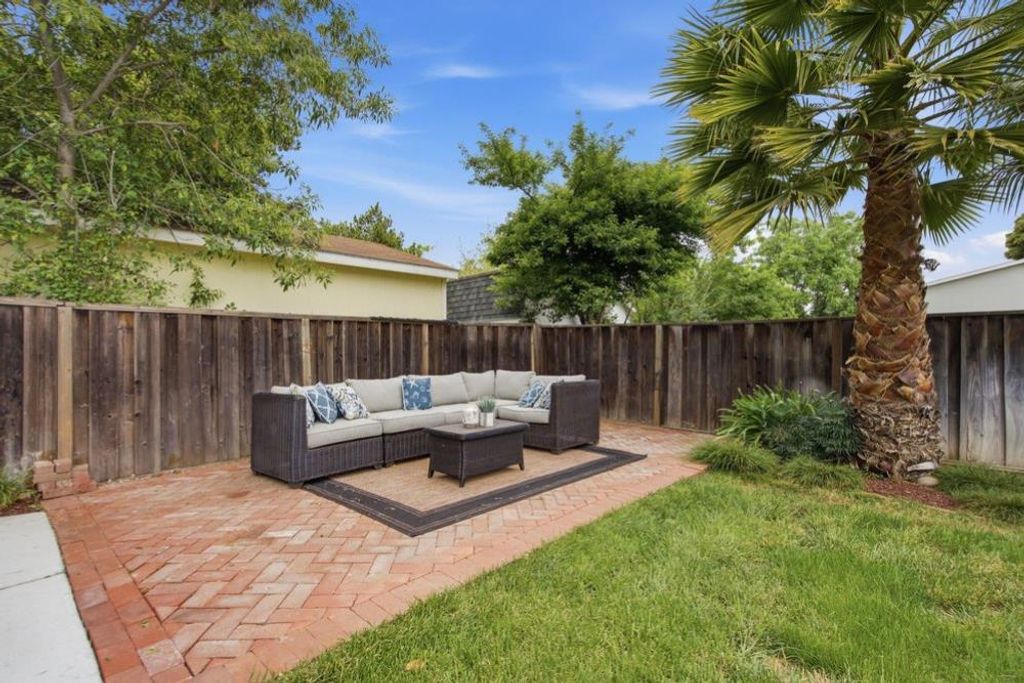 Image 20 of property listing at 421 W Virginia Street, San Jose, CA 95125