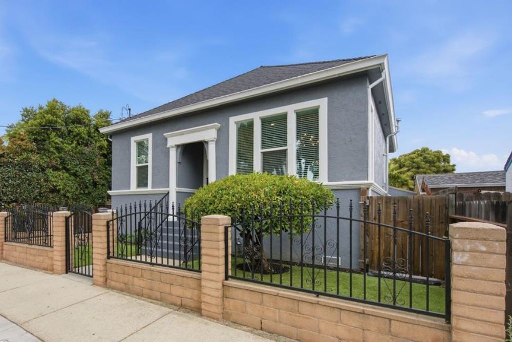 Image 23 of property listing at 421 W Virginia Street, San Jose, CA 95125