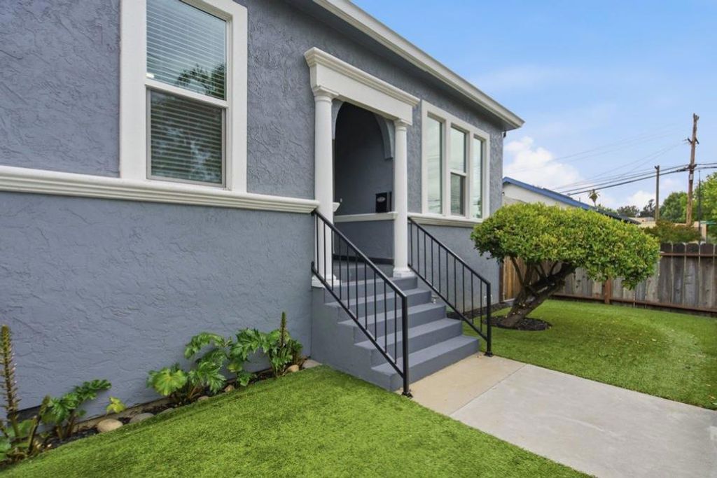 Image 24 of property listing at 421 W Virginia Street, San Jose, CA 95125
