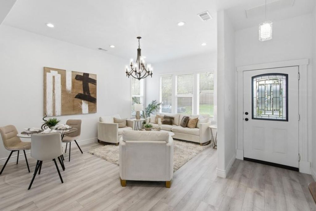 Image 6 of property listing at 421 W Virginia Street, San Jose, CA 95125
