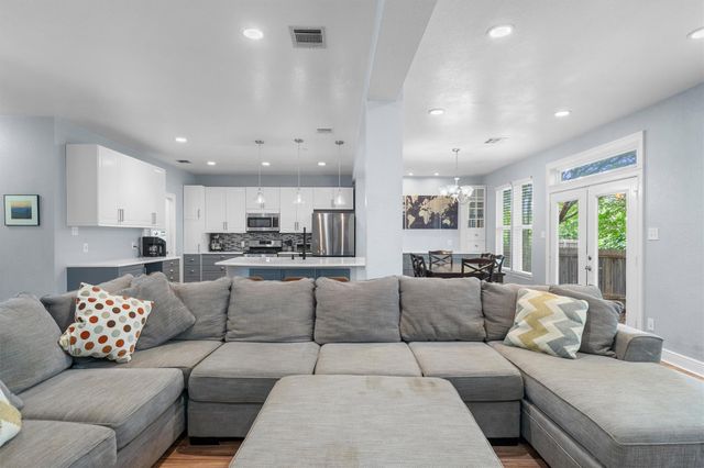 1317 Oolong LN, Pflugerville, TX 78660