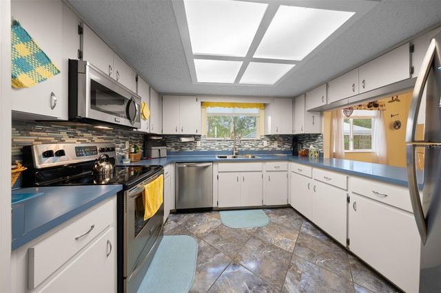 10889 SW 90TH COURT, Ocala, FL 34481