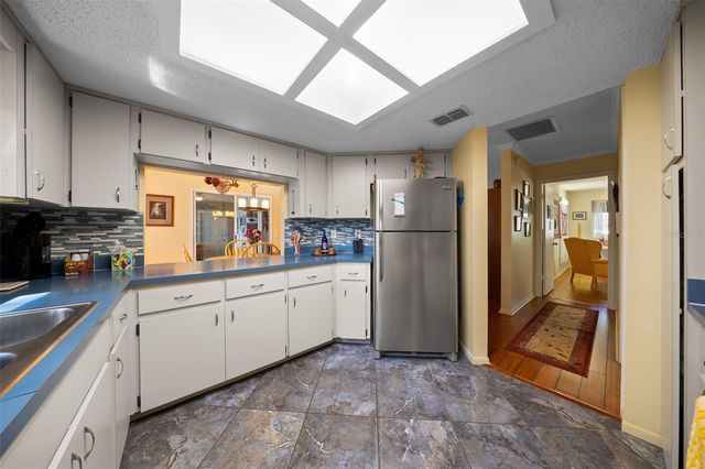 10889 SW 90TH COURT, Ocala, FL 34481