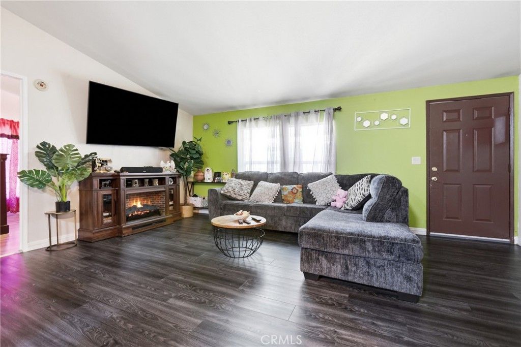 Image 6 of property listing at 350 E San Jacinto 178, Perris, CA 92571