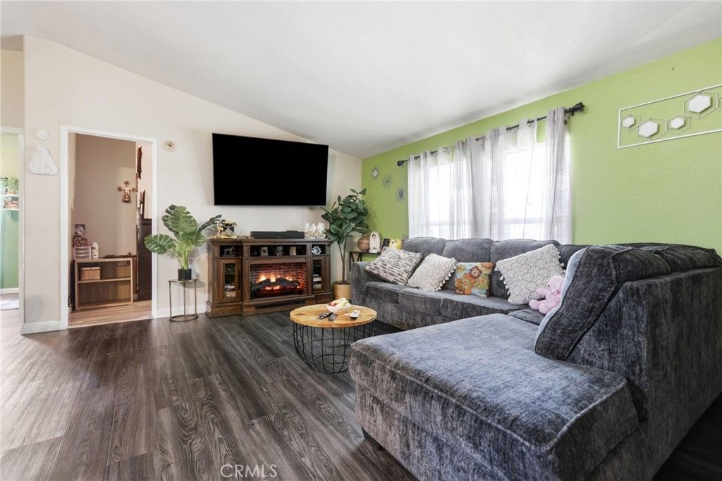 Image 8 of property listing at 350 E San Jacinto 178, Perris, CA 92571