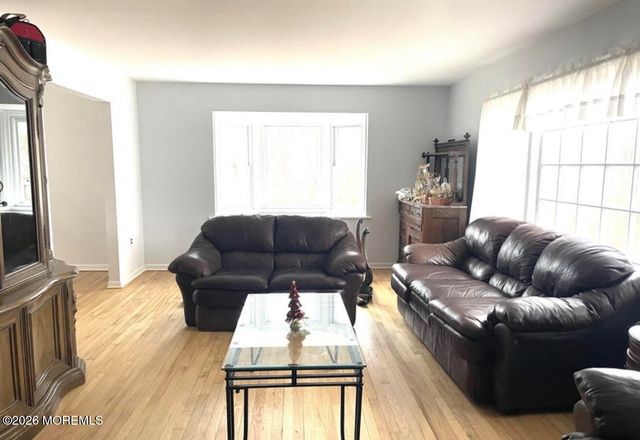 33 Parker Road, West Long Branch, NJ 07764