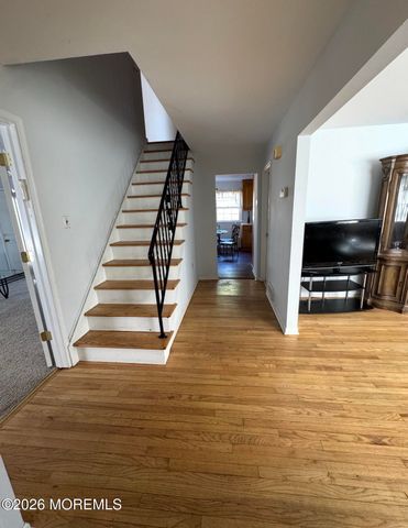 33 Parker Road, West Long Branch, NJ 07764