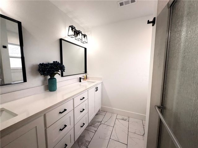 1 Hoxby Lane, Bella Vista, AR 72714