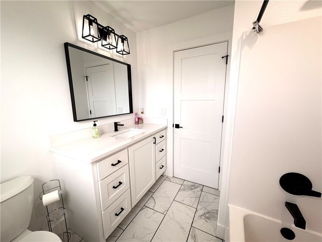 1 Hoxby Lane, Bella Vista, AR 72714